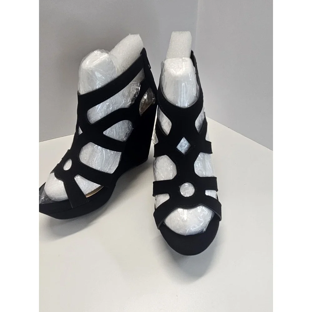 Marco Republic, Woman's‎ Size 8 Black Nubuck, 